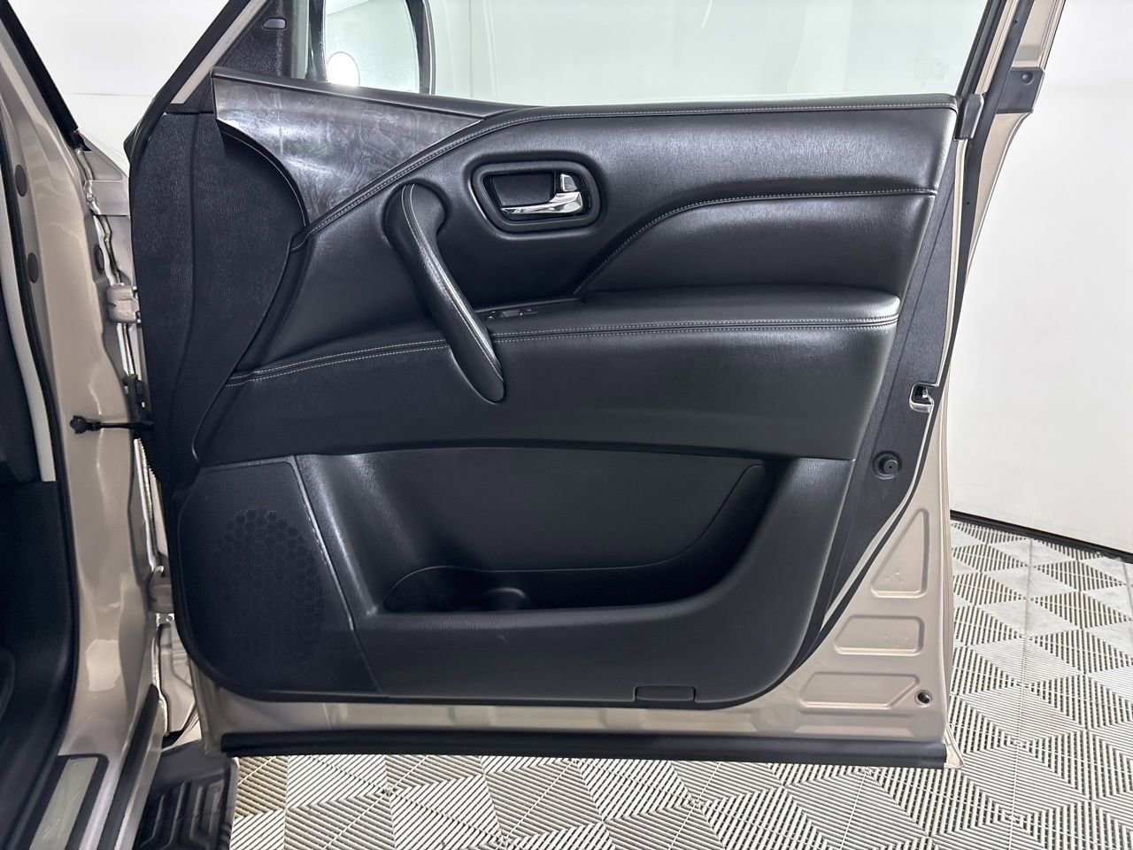 Used 2021 INFINITI QX80 Luxe image 31