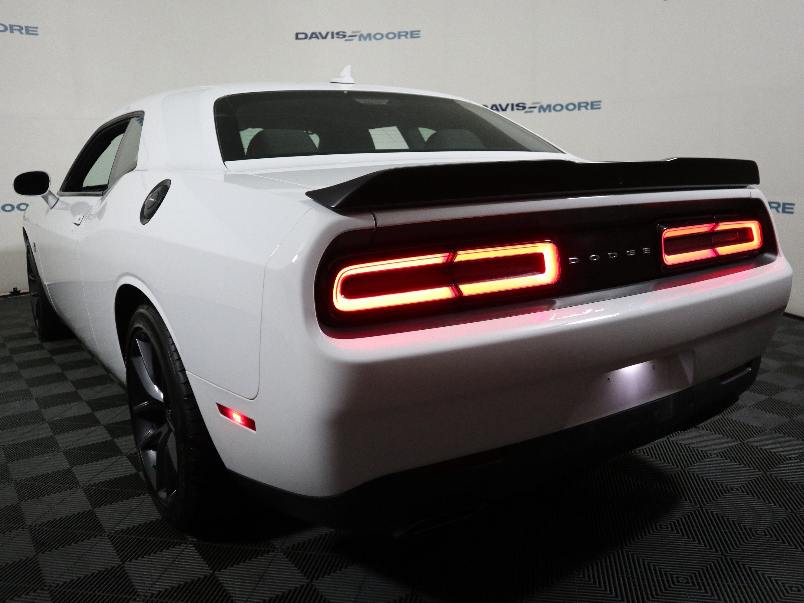Used 2019 Dodge Challenger R/T Scat Pack RWD image 8