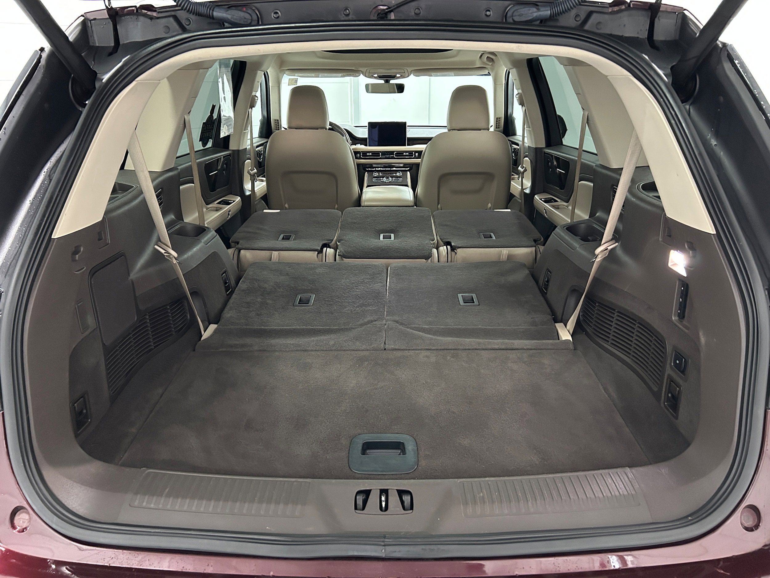 Used 2022 Lincoln Aviator Reserve w/ Elements Package Plus AWD/4WD image 36