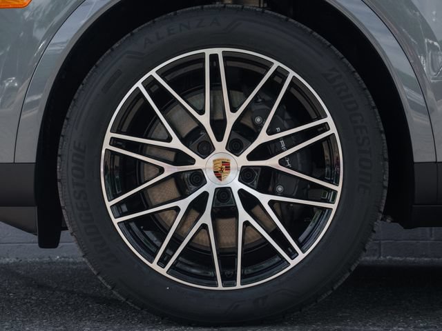 New 2026 Porsche Cayenne Coupe AWD/4WD image 12