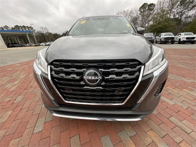 Used 2022 Nissan Kicks SV image 3