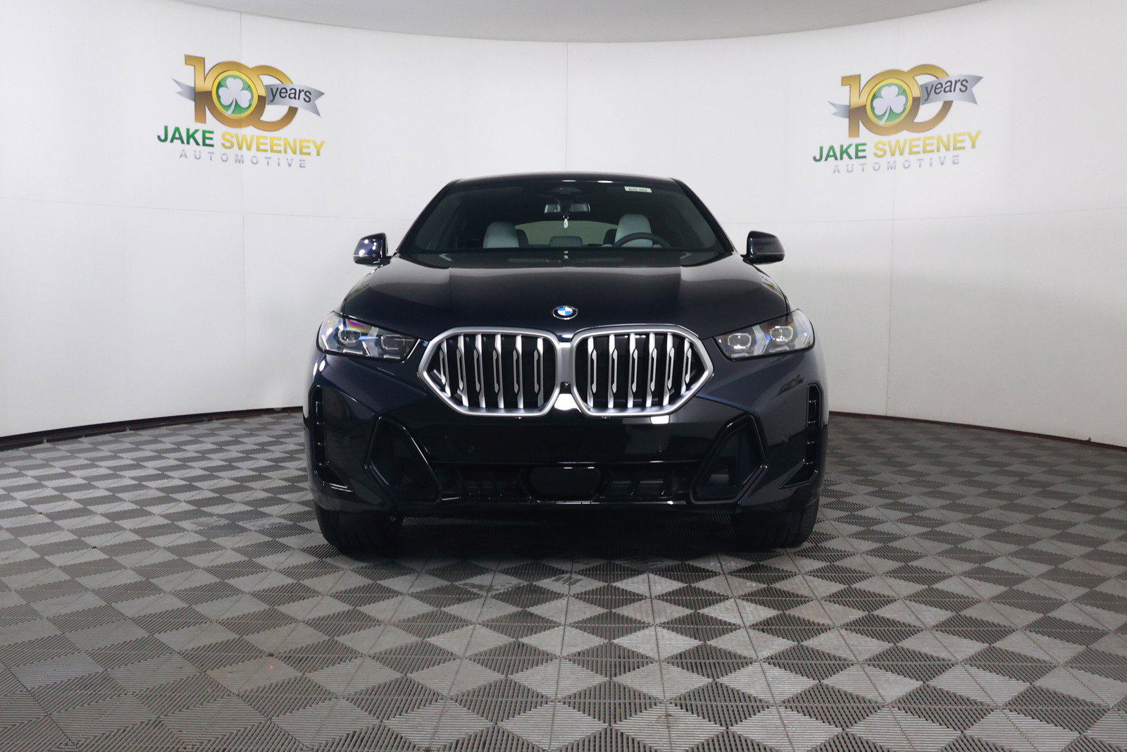 Used 2025 BMW X6 xDrive40i w/ Parking Assistance Package image 2