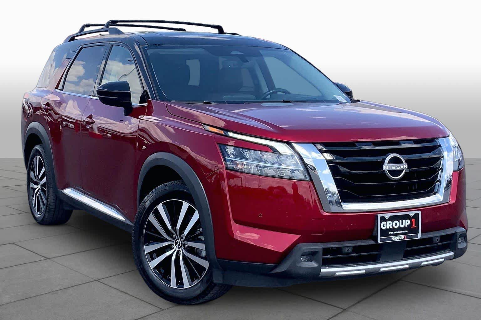 Used 2023 Nissan Pathfinder Platinum w/ Cargo Package AWD/4WD image 3