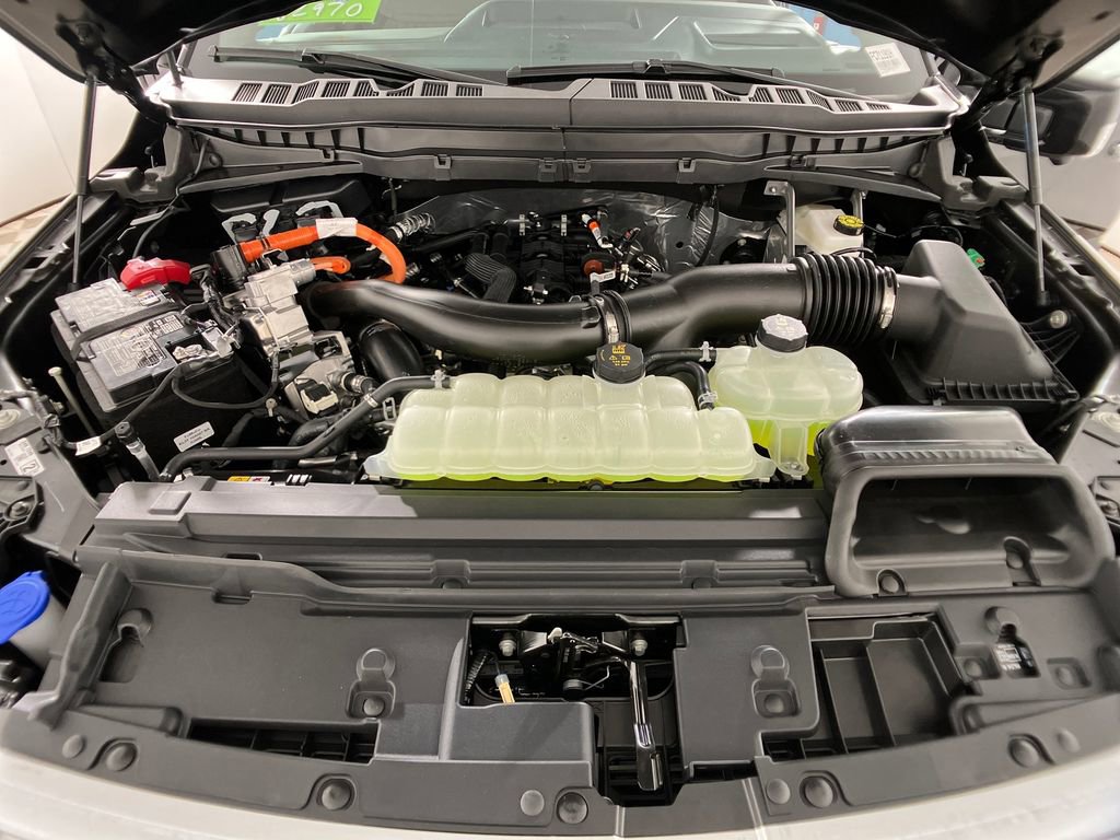 New 2025 Ford F150 Platinum w/ Equipment Group 703A Plus image 32