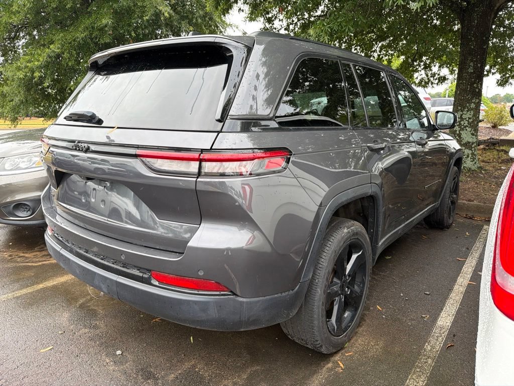 Used 2024 Jeep Grand Cherokee Altitude AWD/4WD image 8