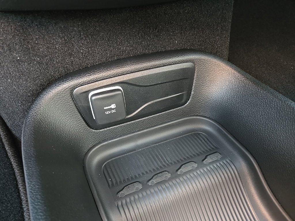 New 2027 Chrysler Pacifica Select w/ Family Tech Group AWD/4WD image 64