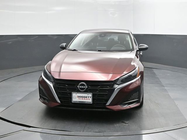 Used 2024 Nissan Altima 2.5 SV image 11
