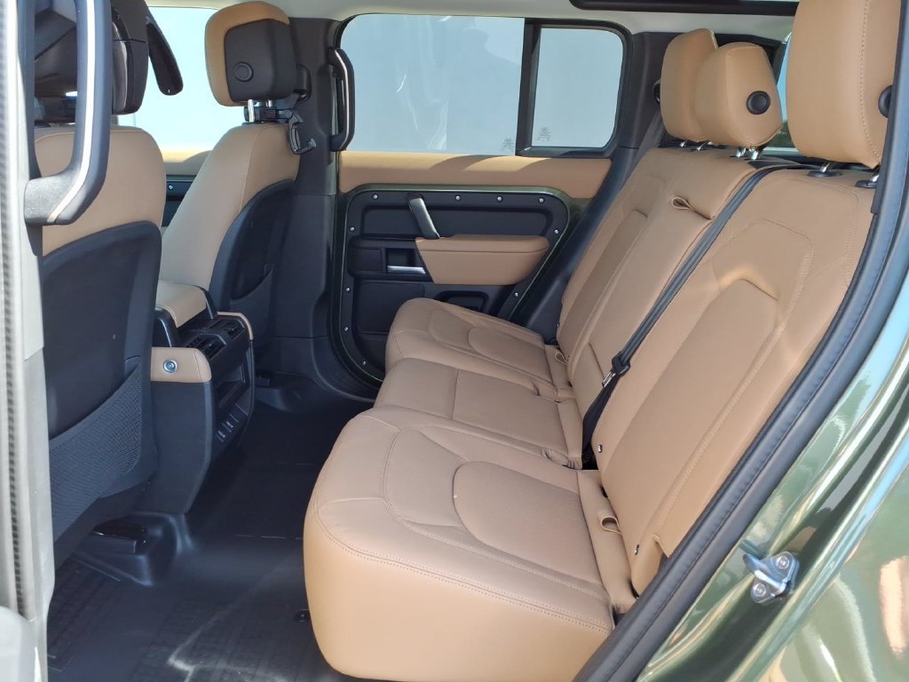 New 2026 Land Rover Defender 110 S AWD/4WD image 8