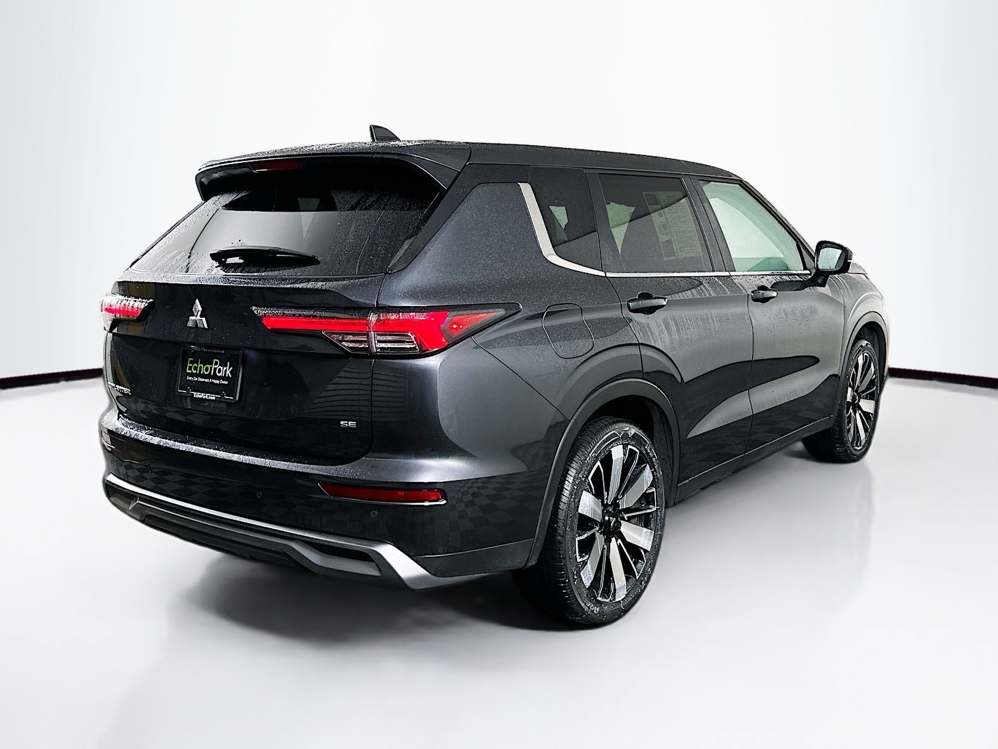 Used 2025 Mitsubishi Outlander SE image 9