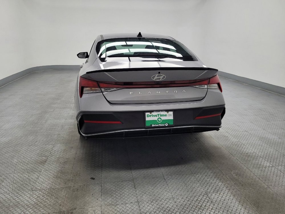 Used 2025 Hyundai Elantra Sport image 6