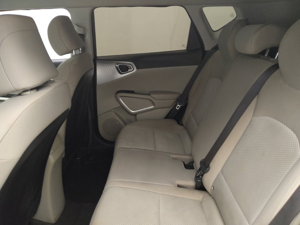 Used 2020 Kia Soul LX image 18