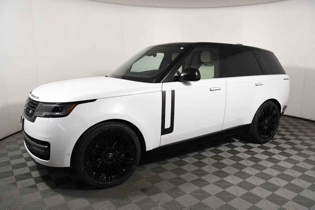 Used 2024 Land Rover Range Rover SE image 2