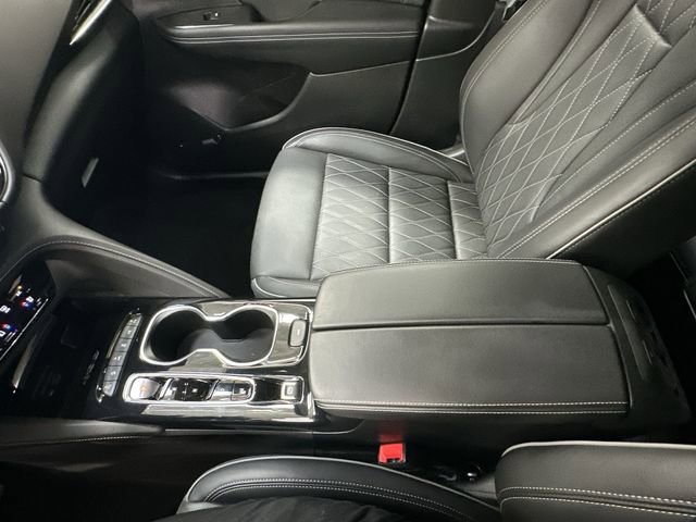 Used 2023 Buick Envision Avenir AWD/4WD image 24