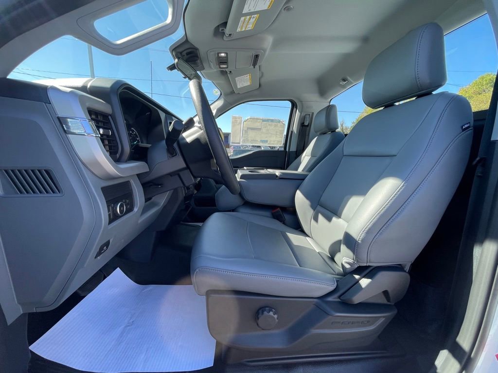 New 2025 Ford F550 4x4 Regular Cab Super Duty image 15