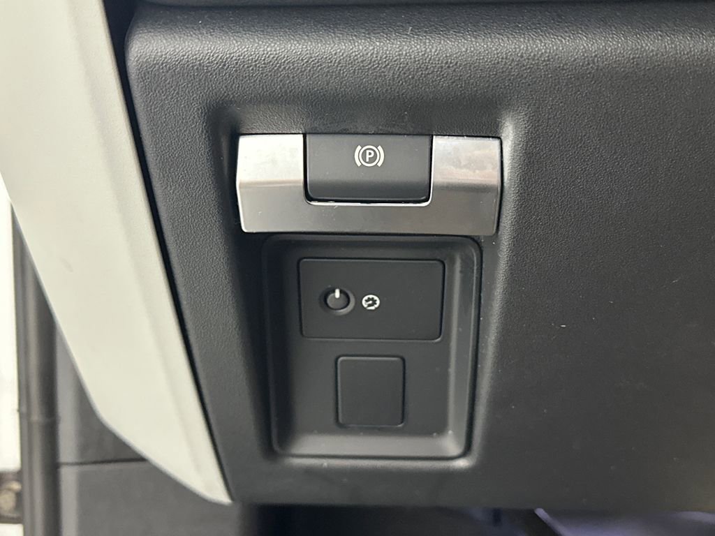 Used 2022 Land Rover Defender 110 AWD/4WD image 8