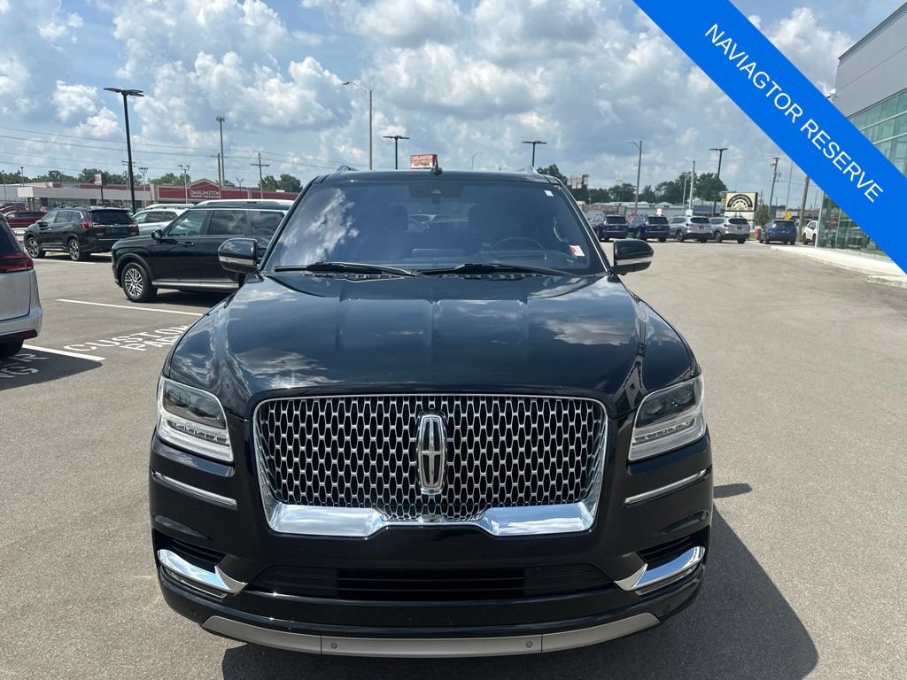 Used 2018 Lincoln Navigator Reserve w/ Technology Package AWD/4WD image 2