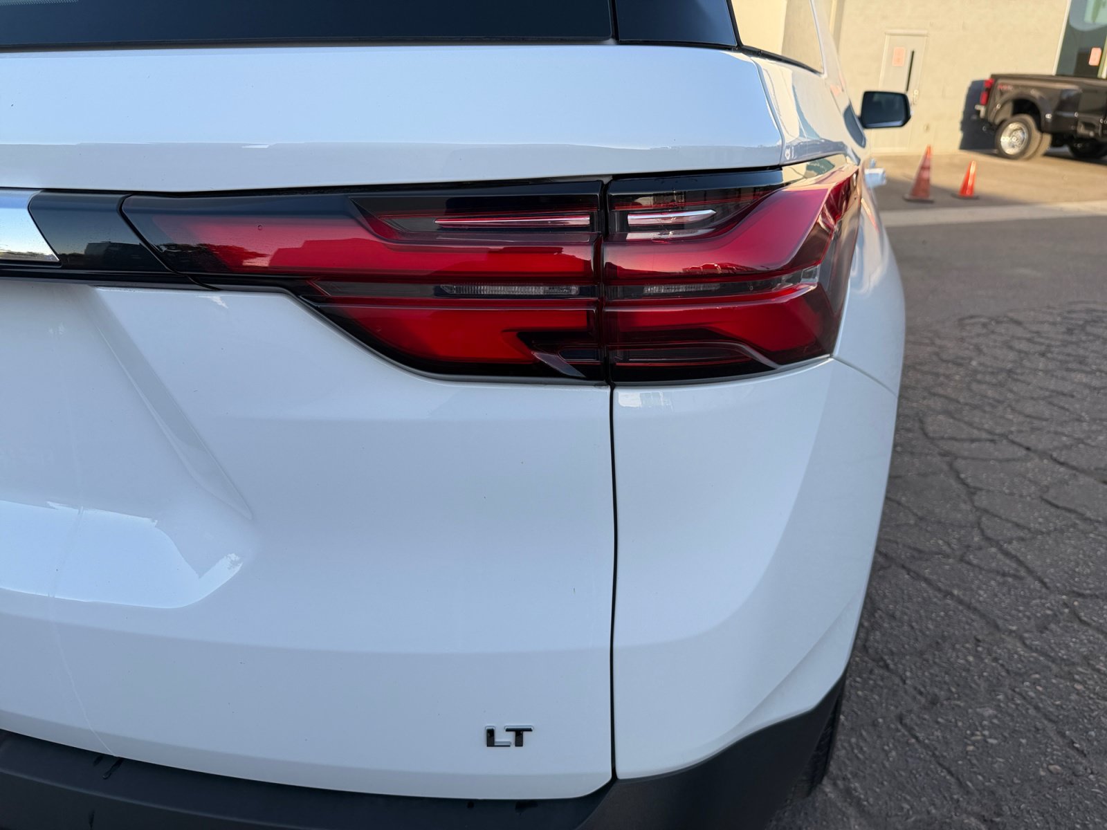Used 2022 Chevrolet Traverse LT FWD image 30