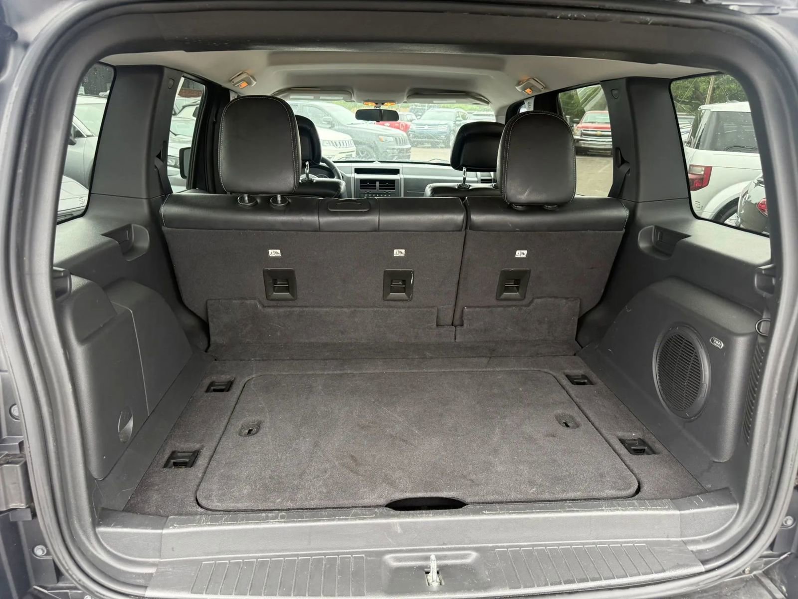 Used 2011 Jeep Liberty Sport image 13