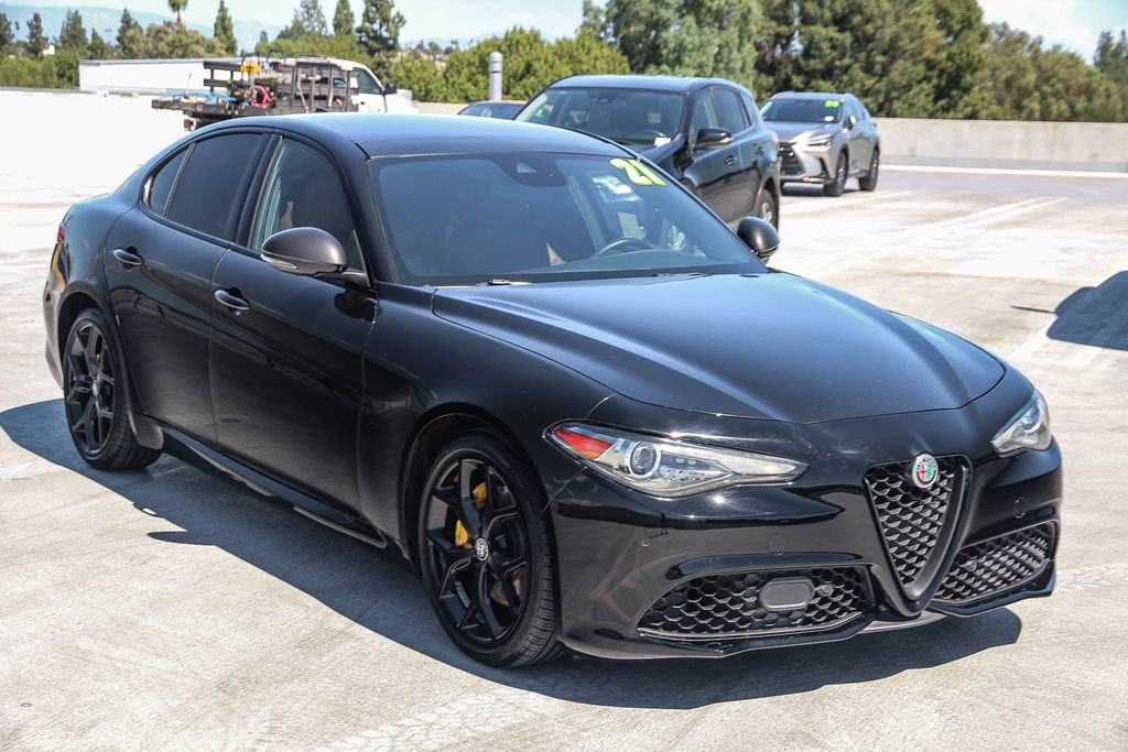 Used 2020 Alfa Romeo Giulia Ti Sport RWD image 3