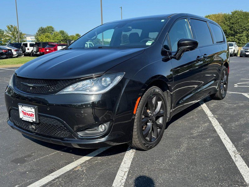 Used 2019 Chrysler Pacifica Touring Plus w/ Advanced Safetytec Group FWD image 7