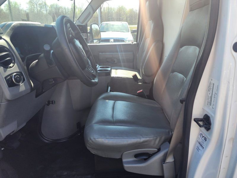Used 2024 Ford E-350 and Econoline 350 Super Duty w/ Power Windows & Locks Group image 8