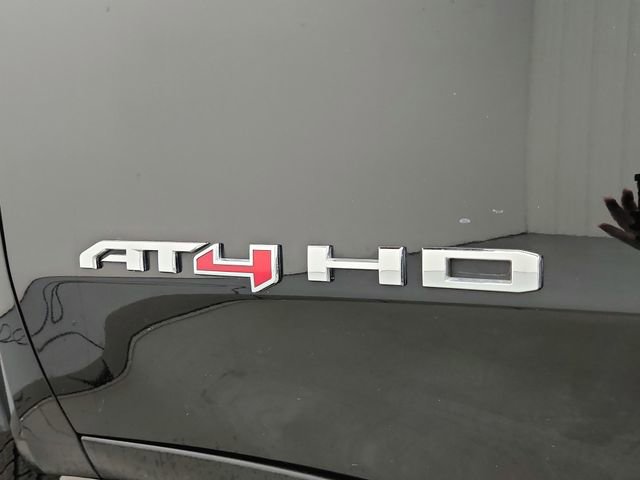 Used 2022 GMC Sierra 2500 AT4 image 34