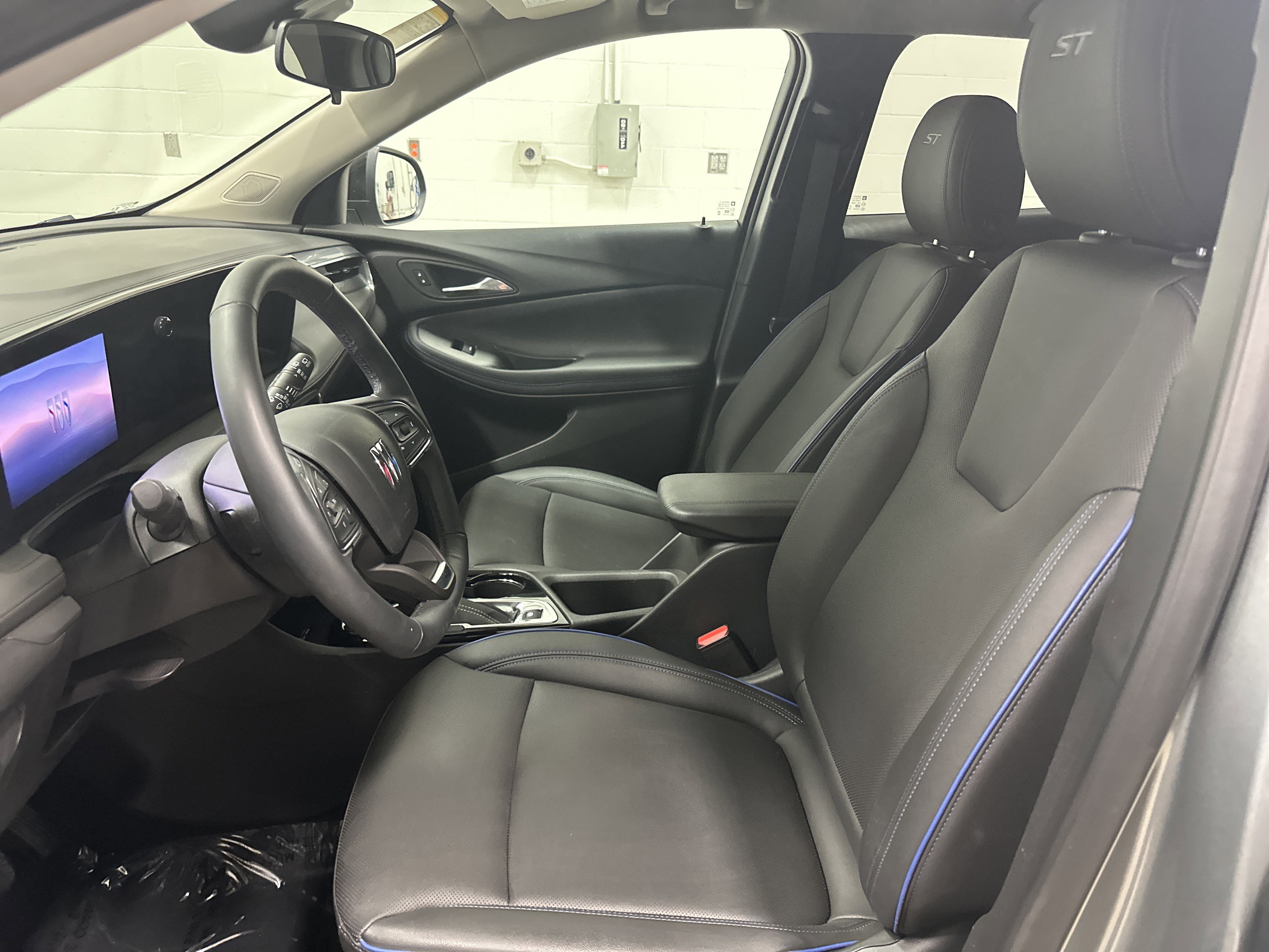 Used 2025 Buick Encore GX Sport Touring w/ Advanced Technology Package image 16