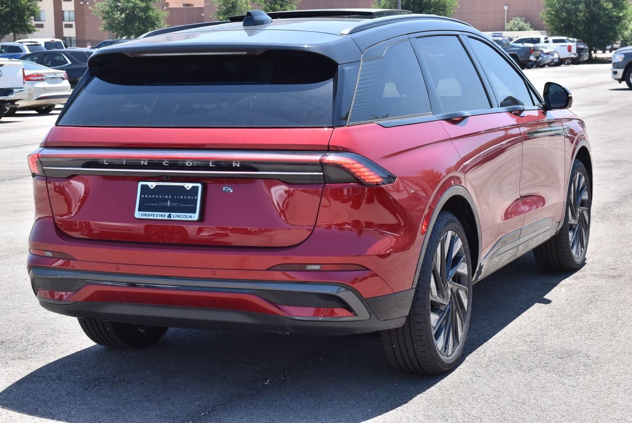 New 2026 Lincoln Nautilus Reserve w/ Jet Appearance Package AWD/4WD image 14
