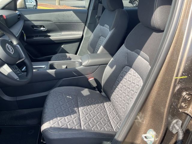 New 2025 Nissan Kicks SV image 13