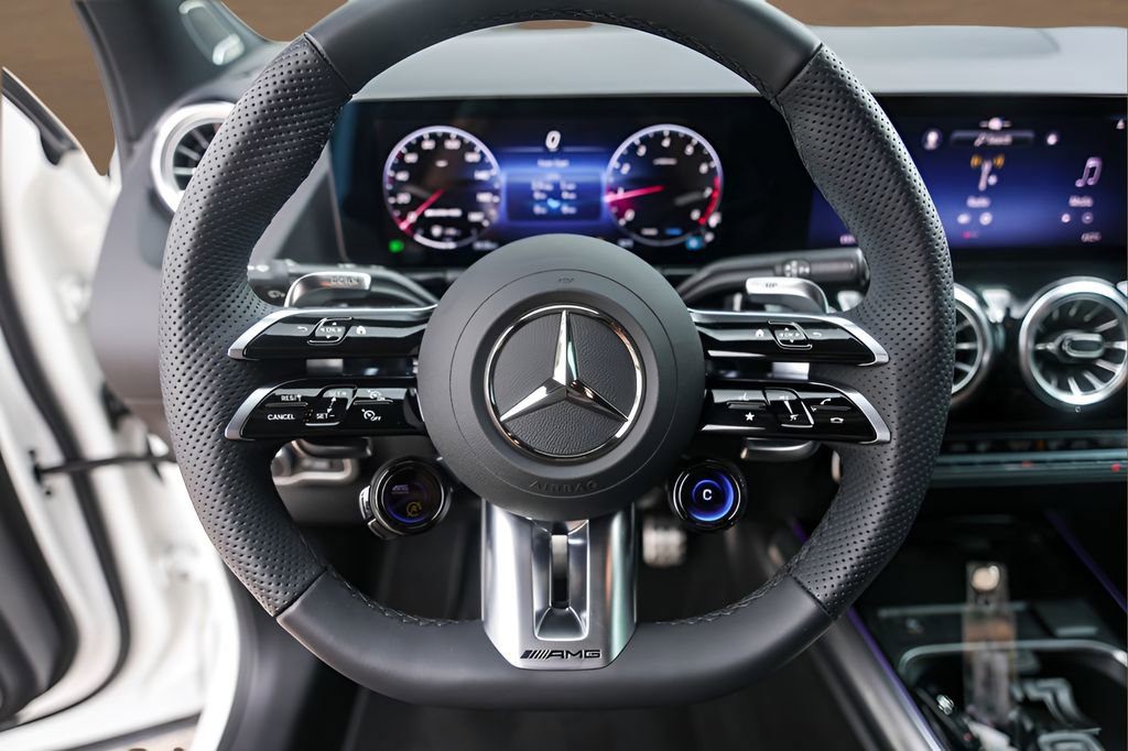 Used 2026 Mercedes-Benz GLA 35 AMG 4MATIC image 12