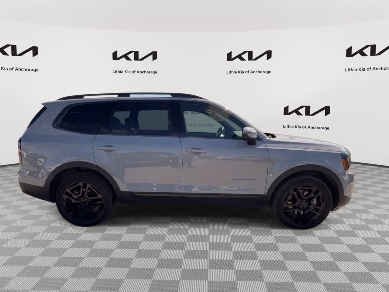 Used 2025 Kia Telluride EX X-Line AWD/4WD image 2