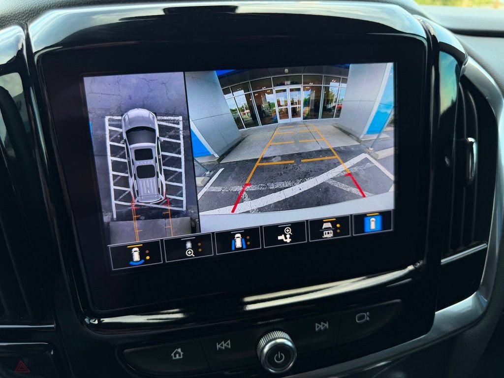 Used 2023 Chevrolet Traverse RS AWD/4WD image 28