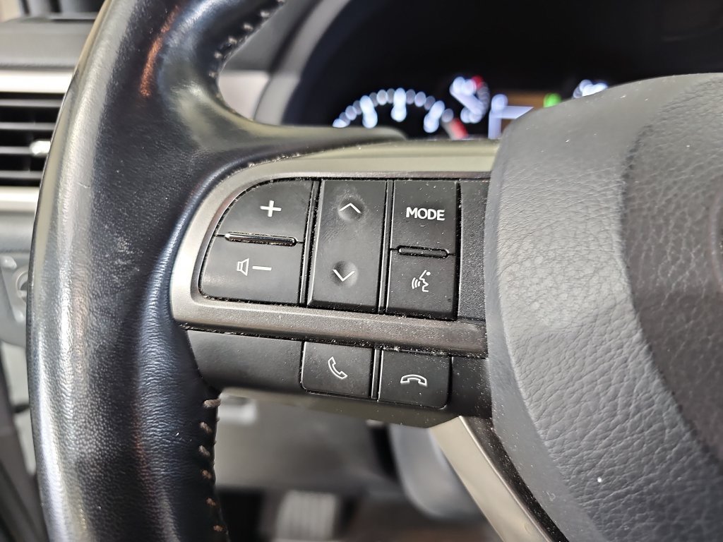 Used 2023 Lexus GX 460 Premium w/ Premium Package AWD/4WD image 16