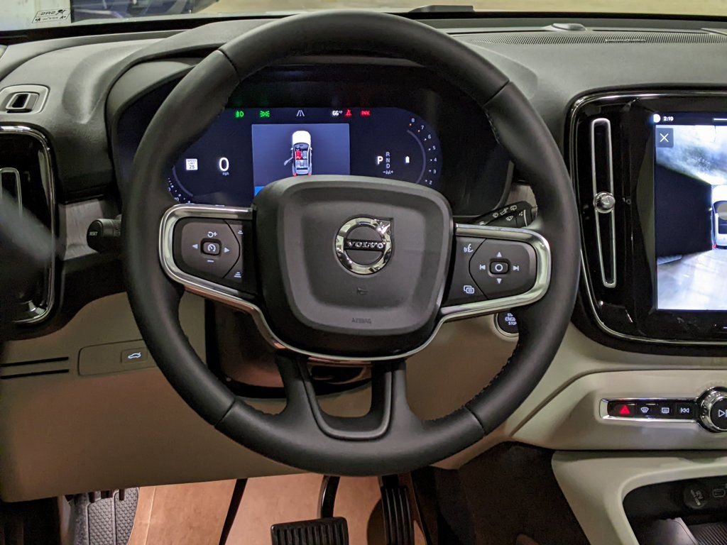 New 2026 Volvo XC40 B5 Ultra w/ Protection Package Premier image 14