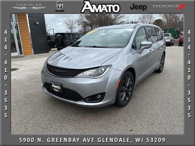 Used 2019 Chrysler Pacifica Touring Plus w/ S Appearance Package image 1