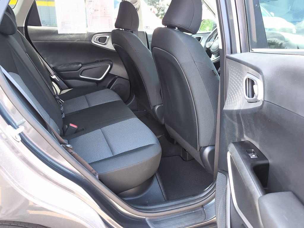 Used 2023 Kia Soul LX w/ Option Group 015 FWD image 6