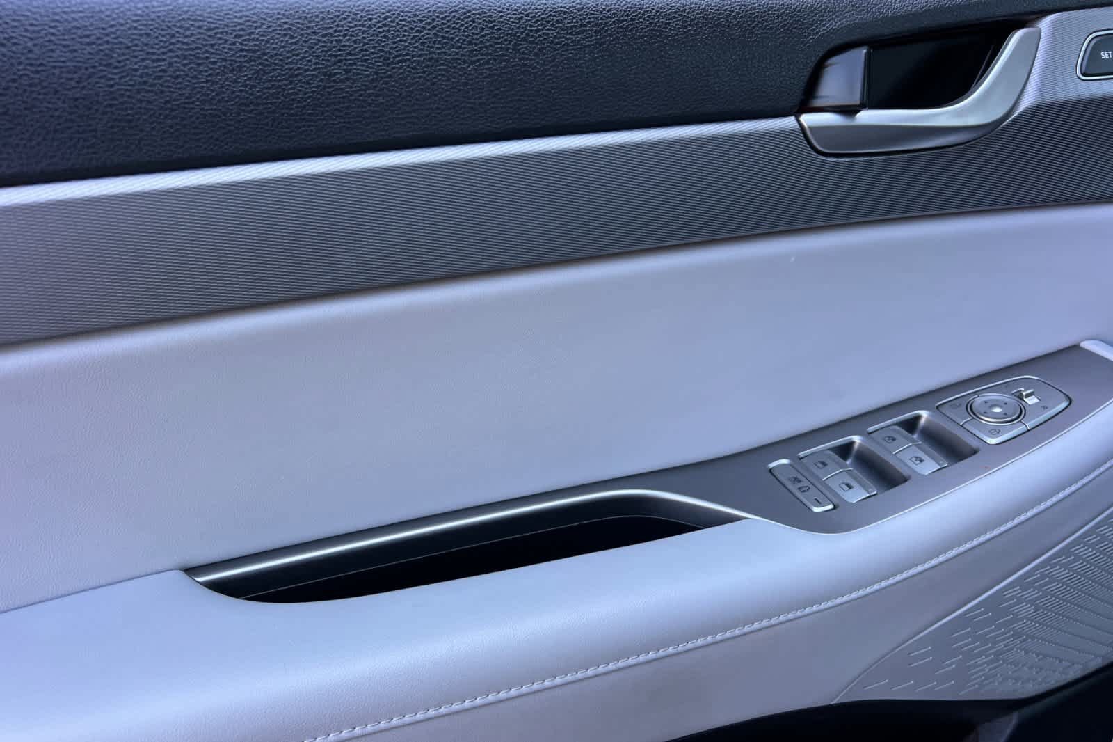 Used 2022 Hyundai Palisade SEL w/ Premium Package FWD image 12