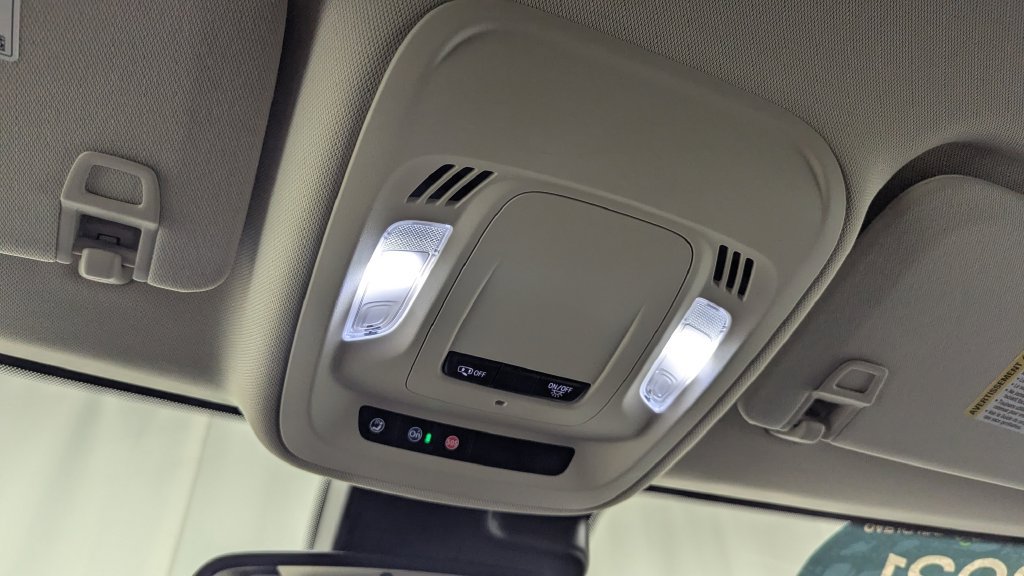 Used 2021 Buick Envision Essence FWD image 20
