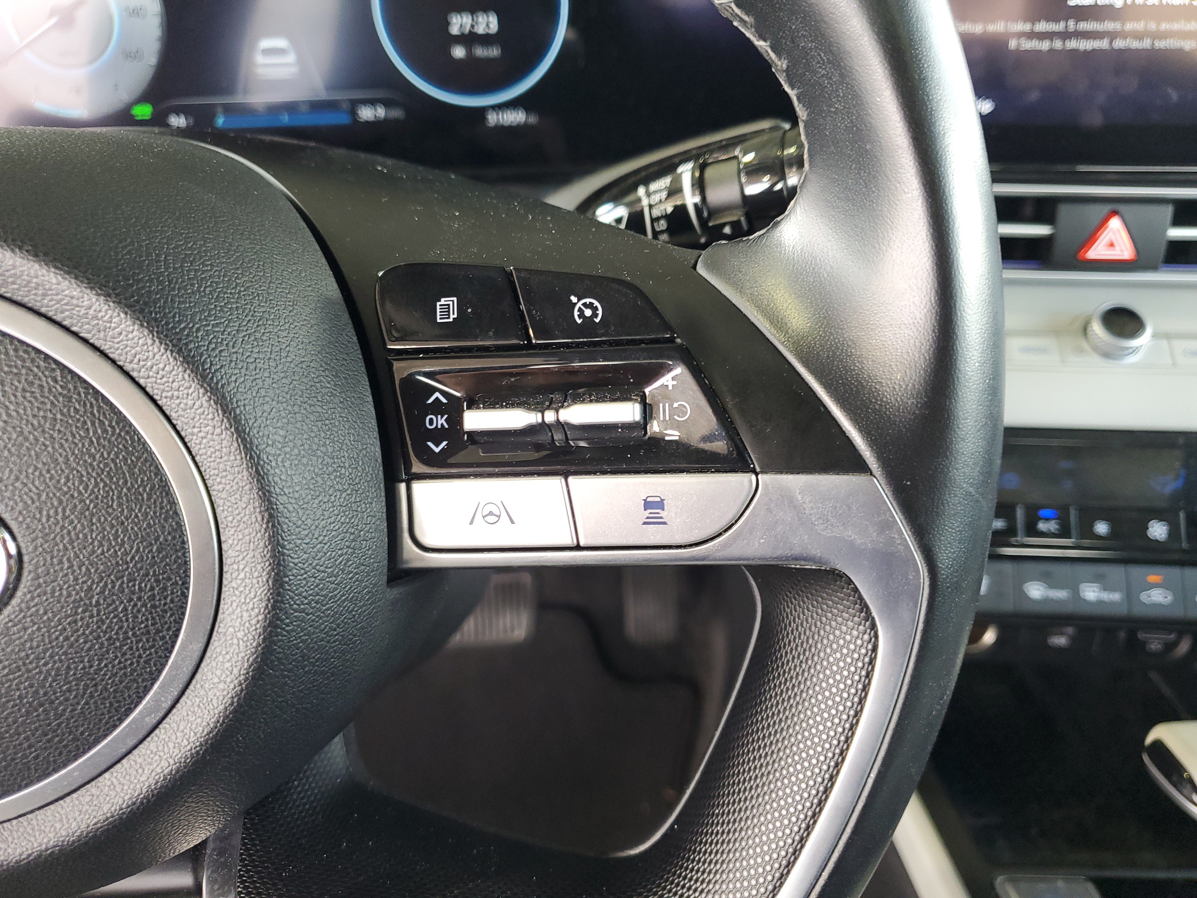 Used 2022 Hyundai Elantra Limited FWD image 23