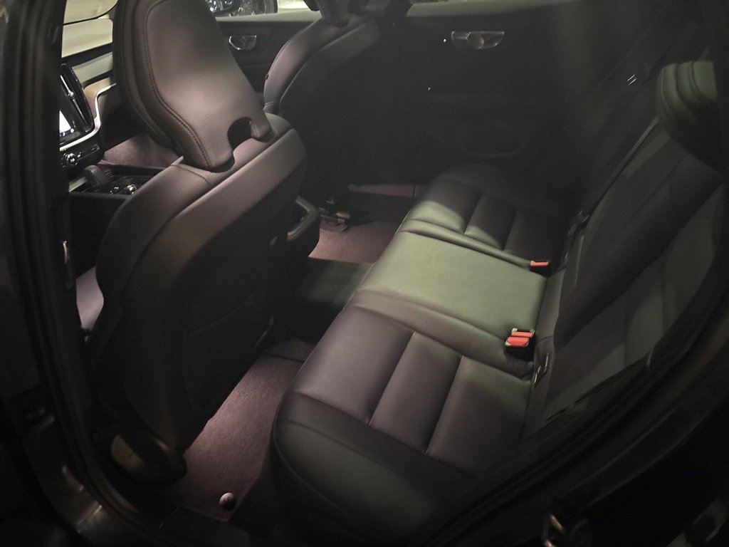 Certified 2025 Volvo V60 B5 Cross Country Plus image 5