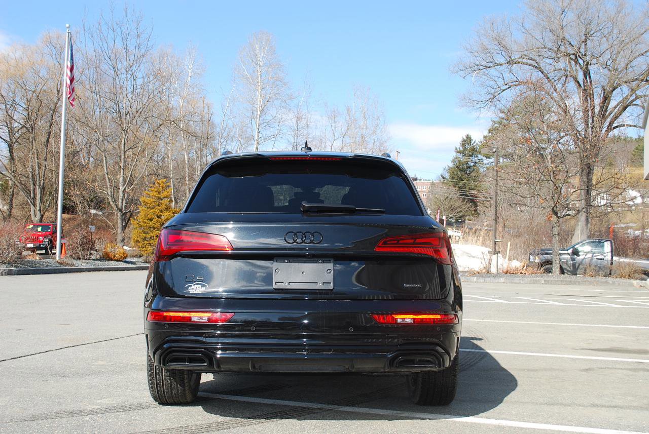 Used 2025 Audi Q5 e Prestige w/ Prestige Package image 3
