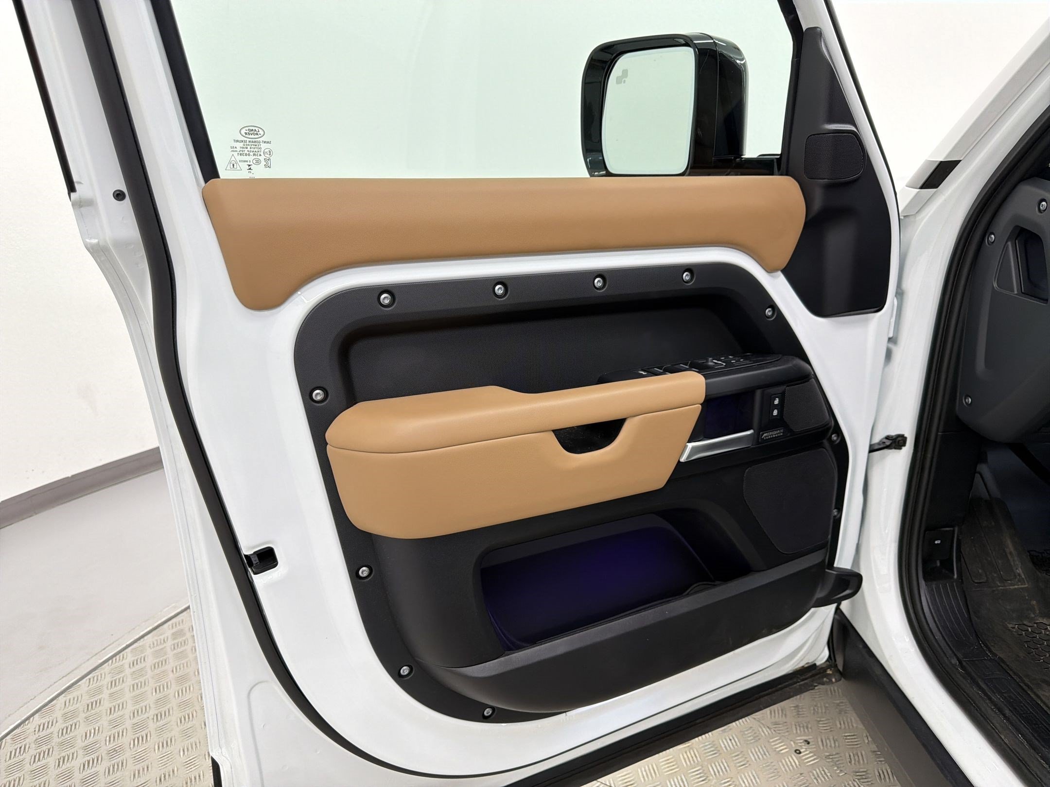 New 2026 Land Rover Defender 110 X-Dynamic SE AWD/4WD image 20