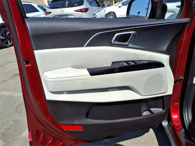 Used 2024 Kia Carnival LX image 10