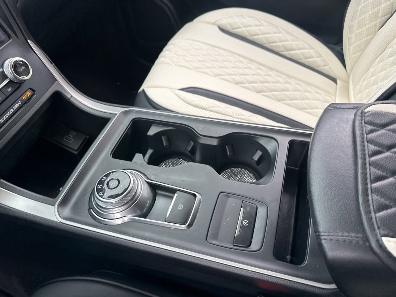 Used 2024 Ford Edge SE AWD/4WD image 26