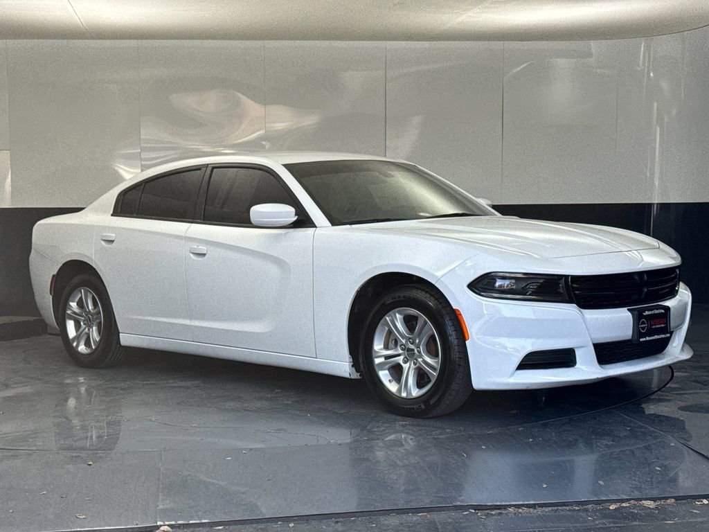 Used 2022 Dodge Charger SXT image 1