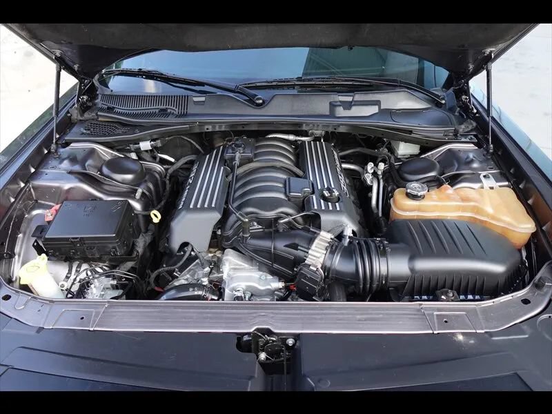 Used 2016 Dodge Challenger SRT RWD image 22