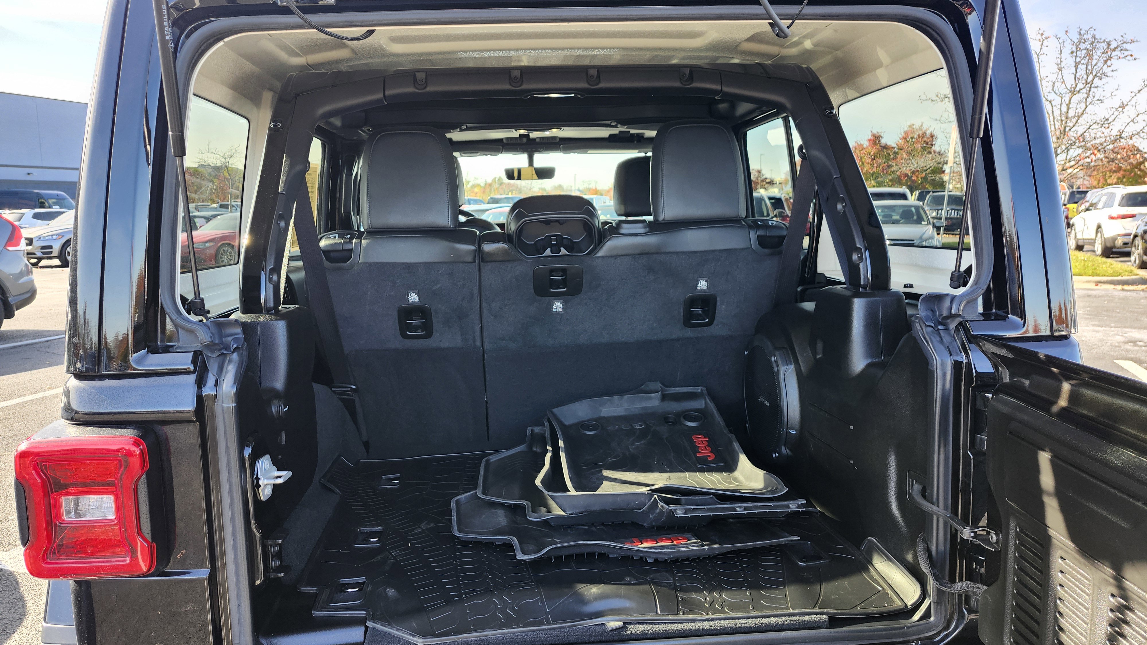 Used 2022 Jeep Wrangler Unlimited Rubicon w/ Steel Bumper Group image 21