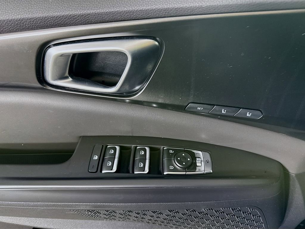 Used 2025 Kia Carnival SX FWD image 24