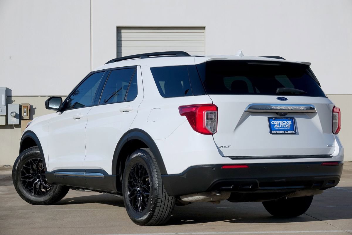 Used 2020 Ford Explorer XLT image 4