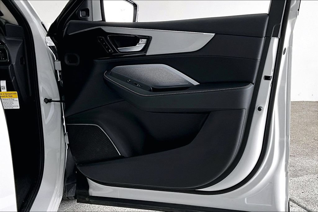Certified 2026 Acura MDX w/ Technology Package FWD image 23